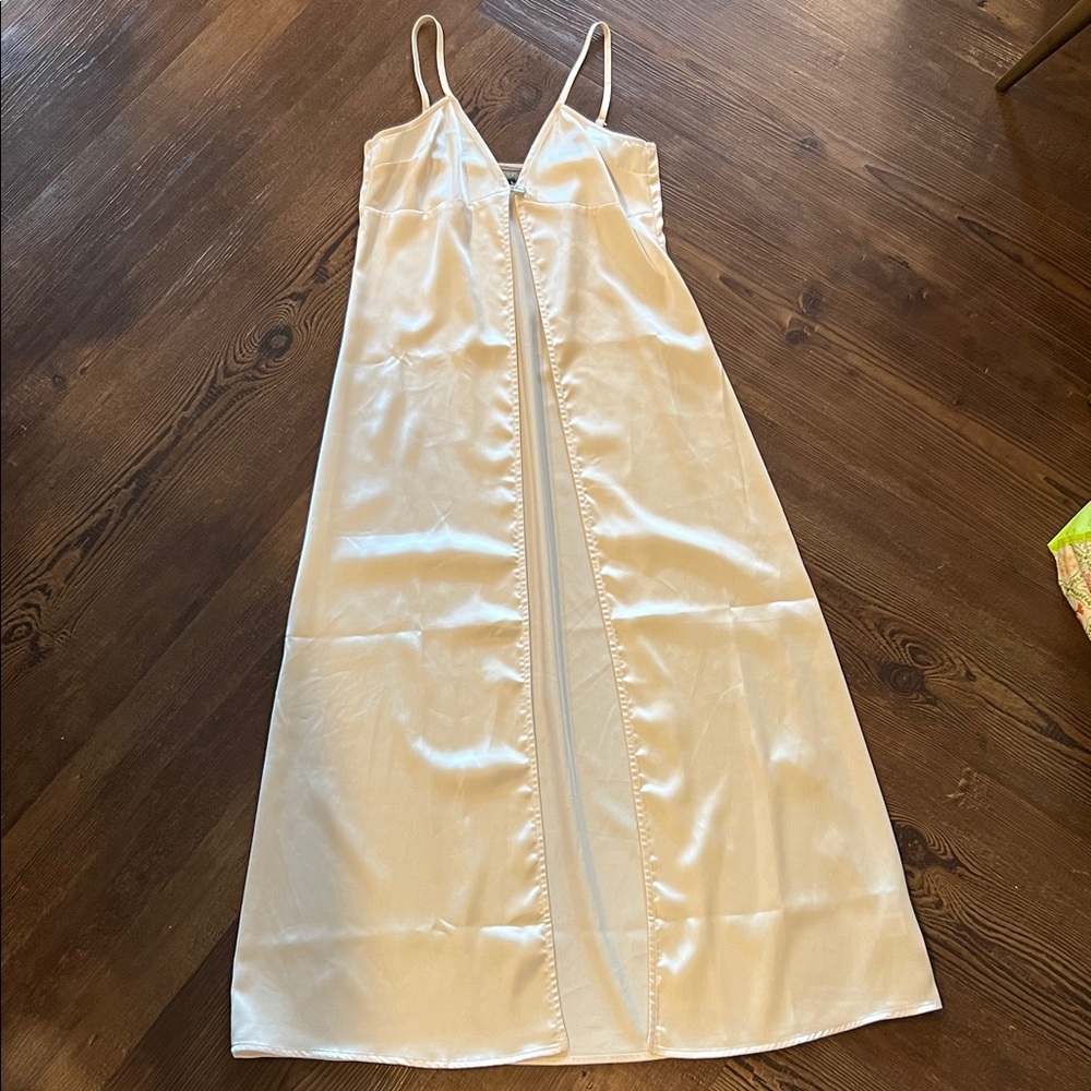 4SI3NNA Satin Cream Long Top